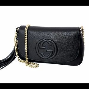 GUCCI - Soho gold chain leather crossbody bag.